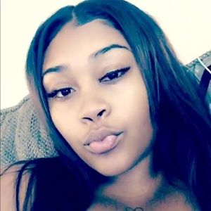 Meet your Posher, Camille